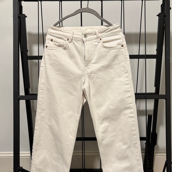 H&M Denim - H&M Women's Straight Leg Jeans in Cream
